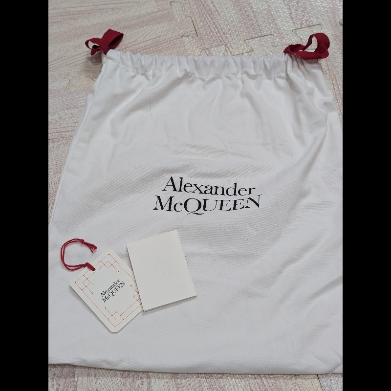 ALEXANDER MCQUEEN The Curve Bag 水桶包 黑白相間-17