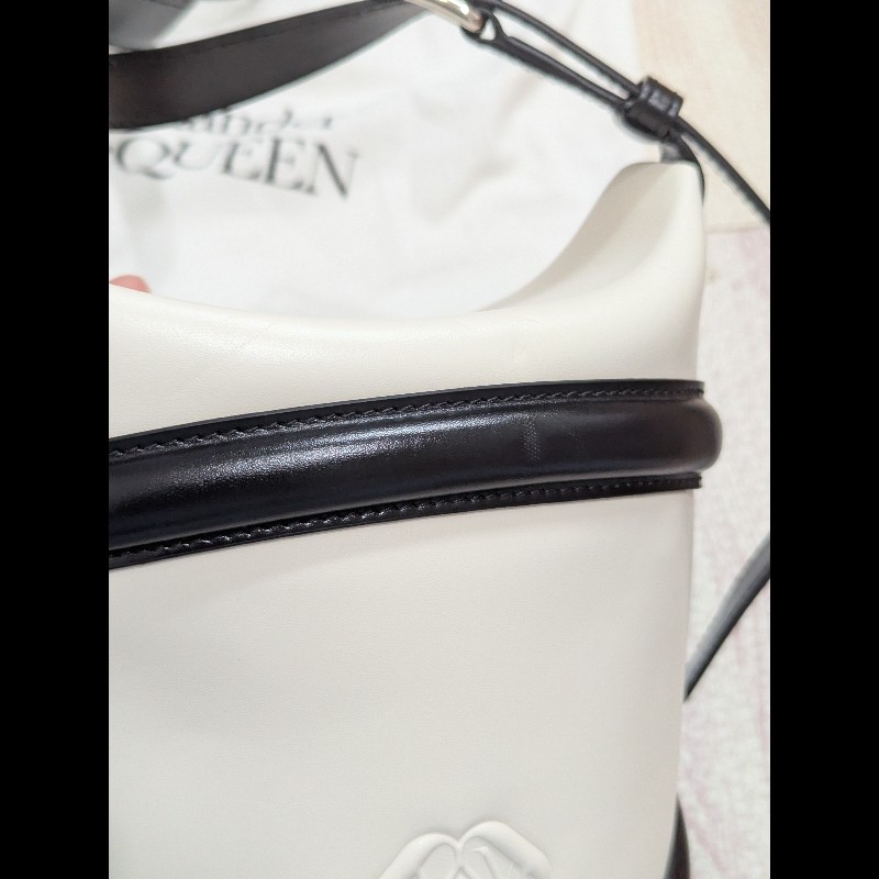 ALEXANDER MCQUEEN The Curve Bag 水桶包 黑白相間-21