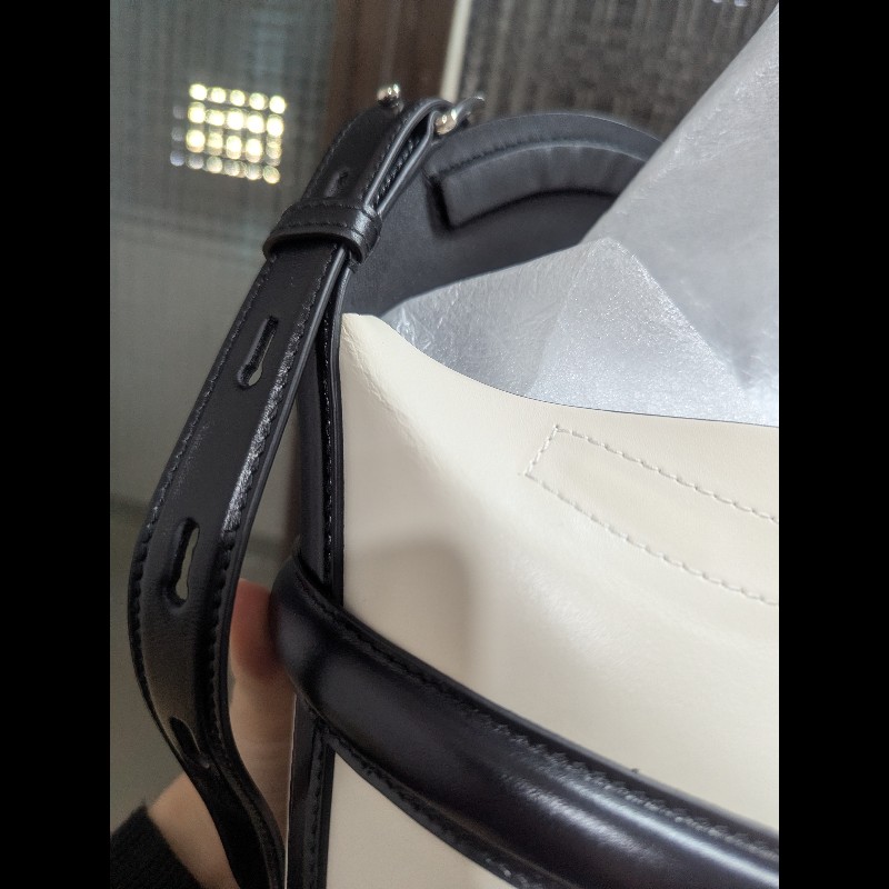 ALEXANDER MCQUEEN The Curve Bag 水桶包 黑白相間-23