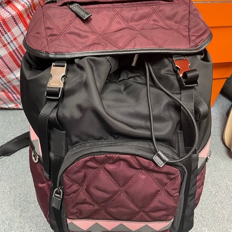 PRADA 尼龍後背包