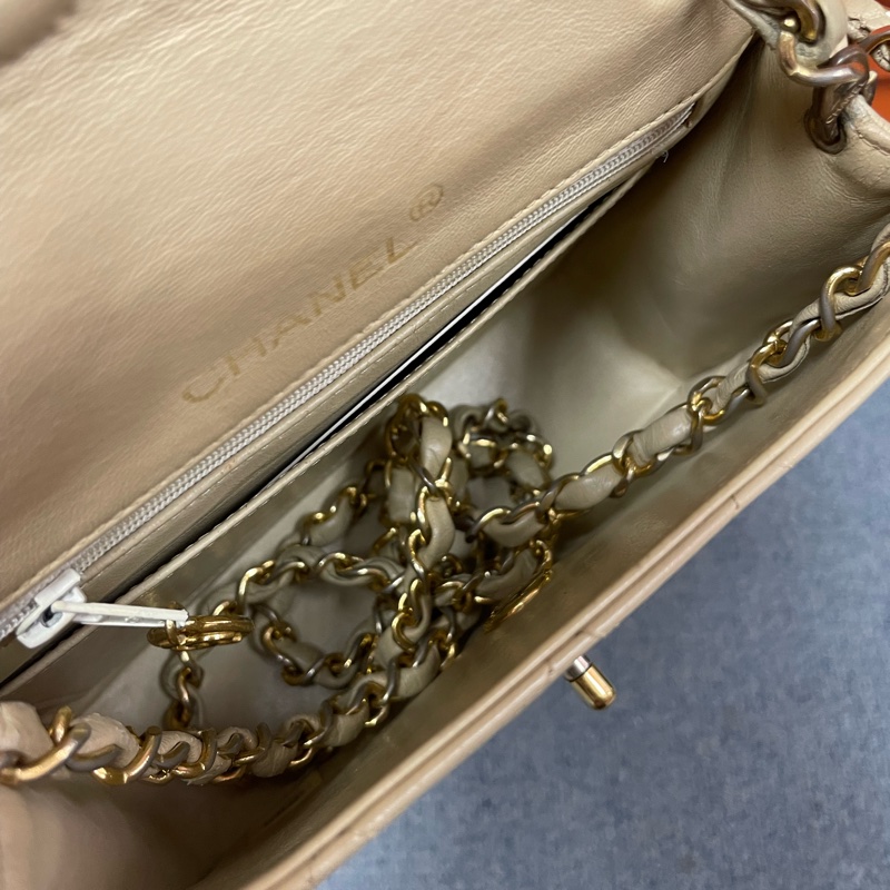 CHANEL VINTAGE SQUARE 香奈兒中古款 方胖子羊皮奶茶色-7