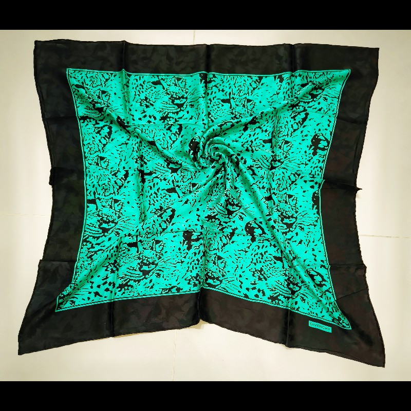 Givenchy 黑邊綠色緹花絲巾-1