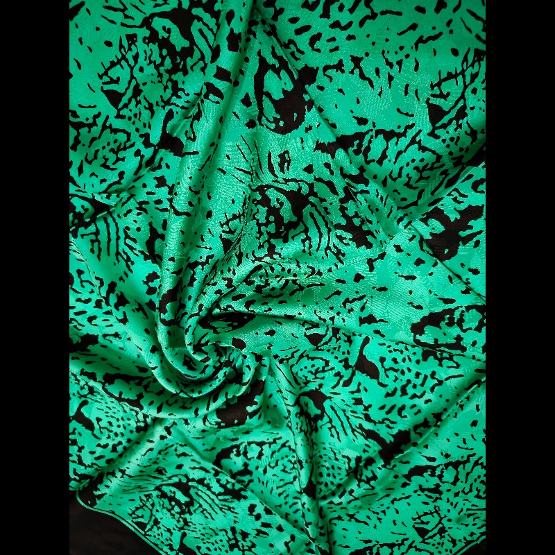 Givenchy 黑邊綠色緹花絲巾-3