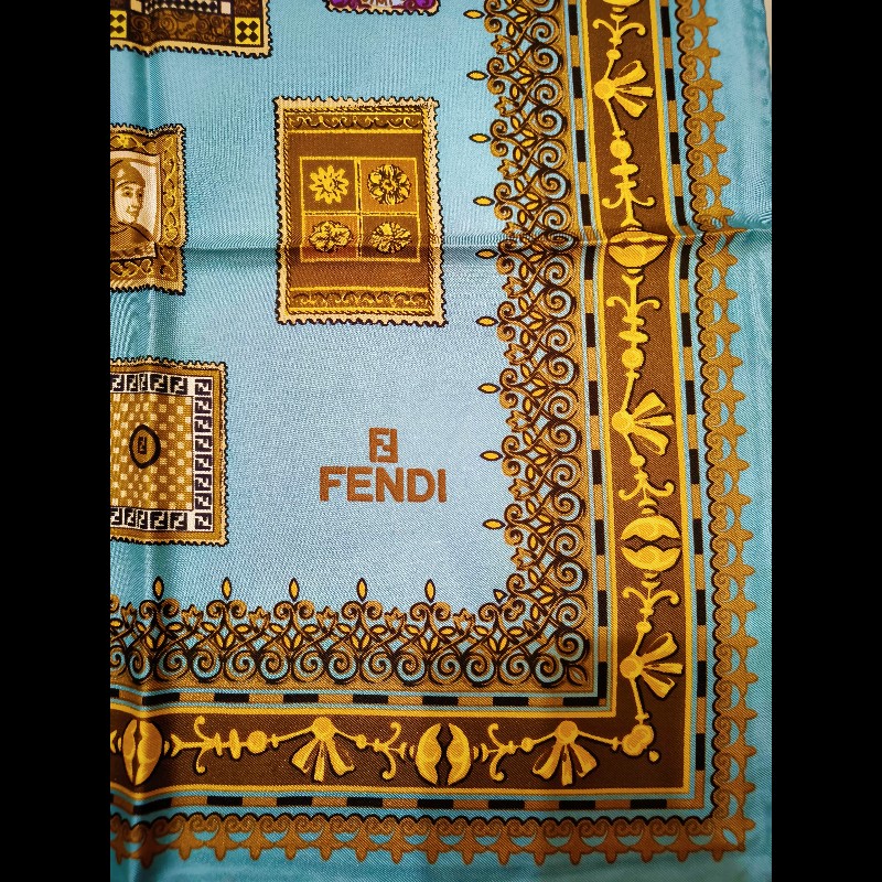 Fendi 湖水藍郵票圖案絲巾-7