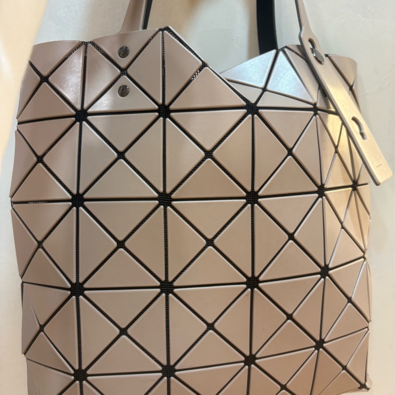 bao bao issey miyake 三宅一生 6*6 奶茶色-0
