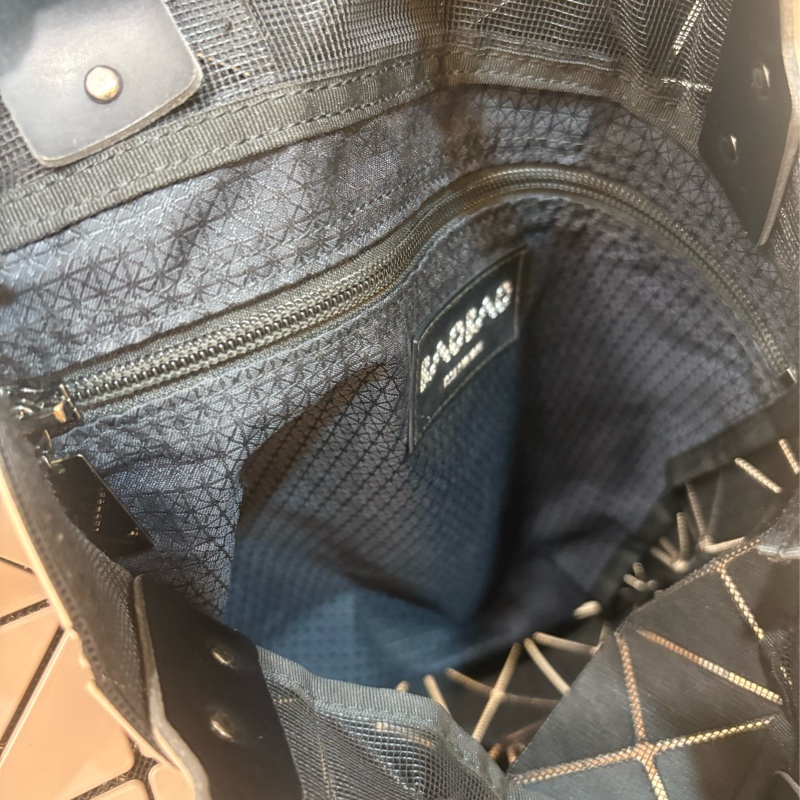 bao bao issey miyake 三宅一生 6*6 奶茶色-3