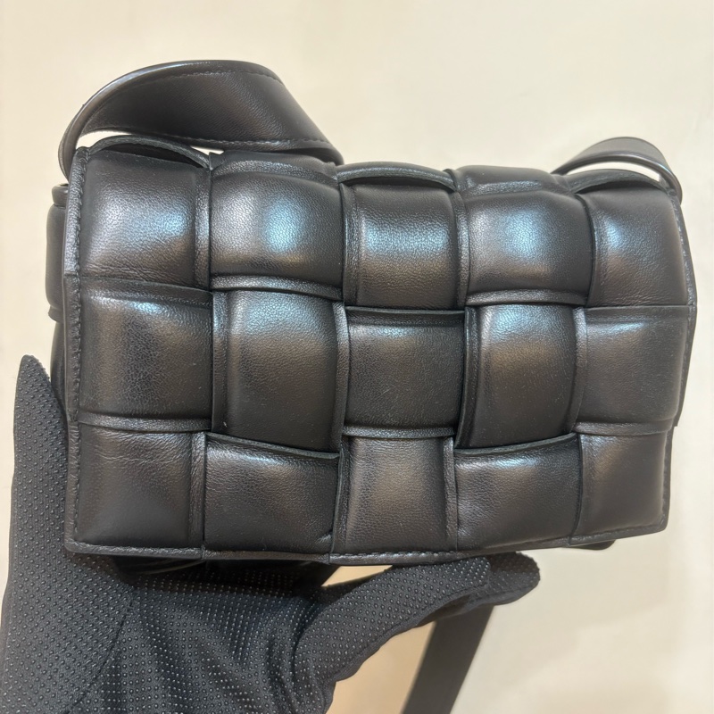 BOTTEGA VENETA Padded Cassette 枕頭編織包-0