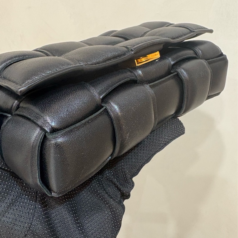 BOTTEGA VENETA Padded Cassette 枕頭編織包-2