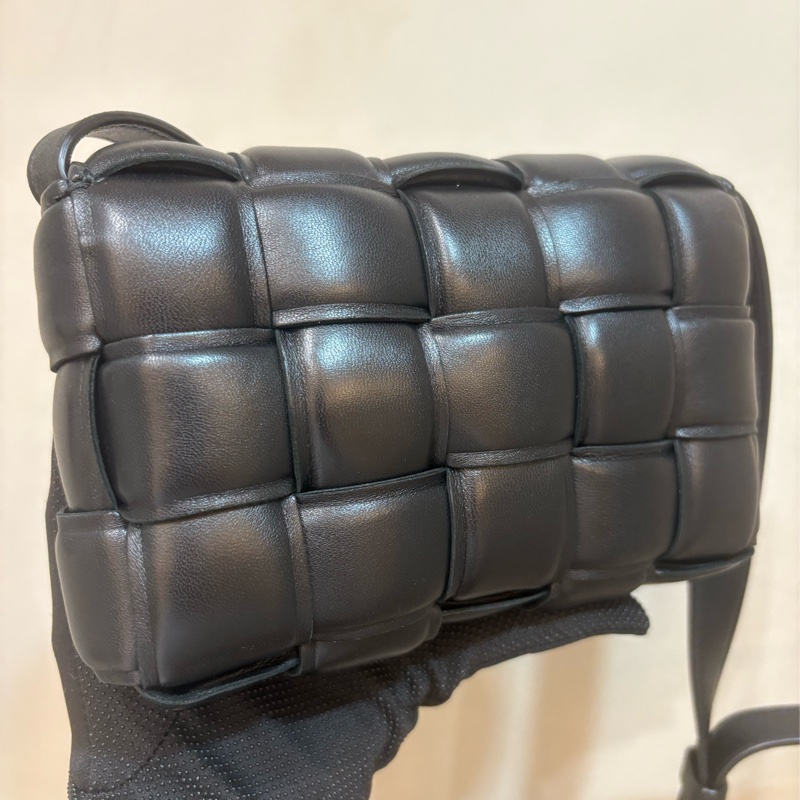 BOTTEGA VENETA Padded Cassette 枕頭編織包-3