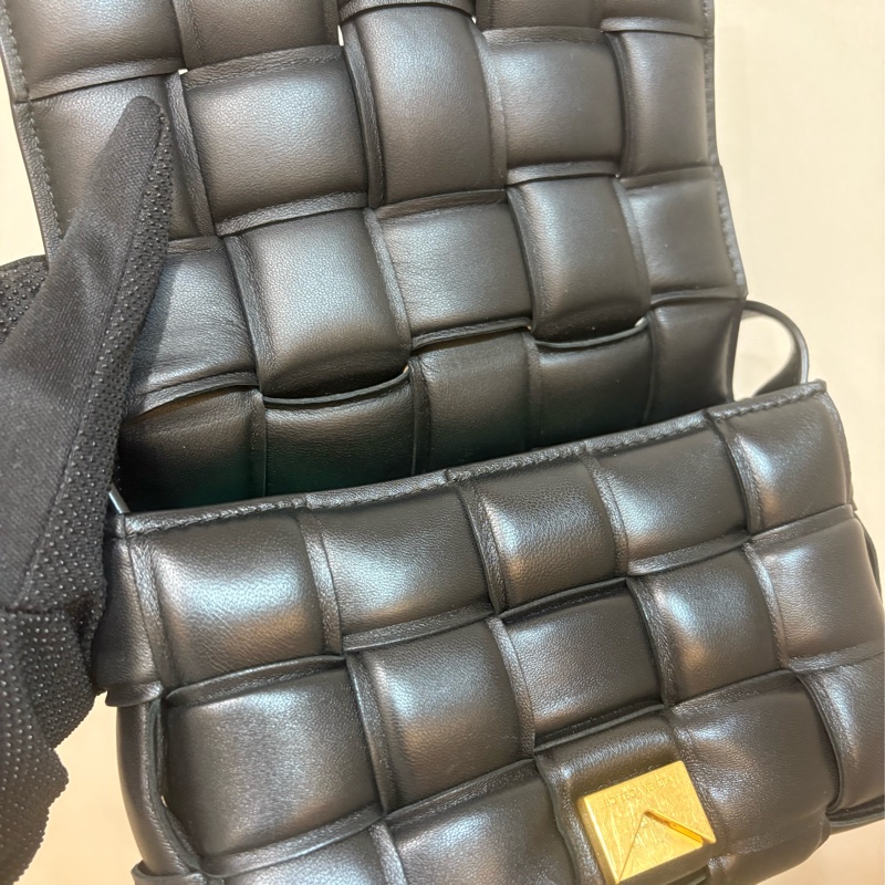 BOTTEGA VENETA Padded Cassette 枕頭編織包-5