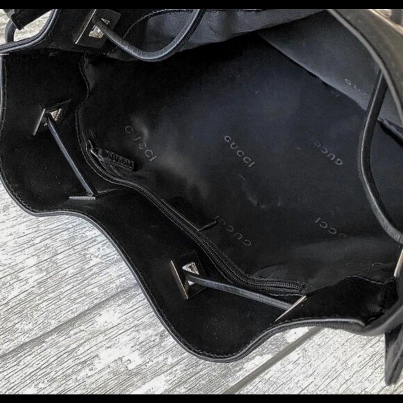 Gucci 限量版 黑色皮革抽繩鏈條水桶包-12