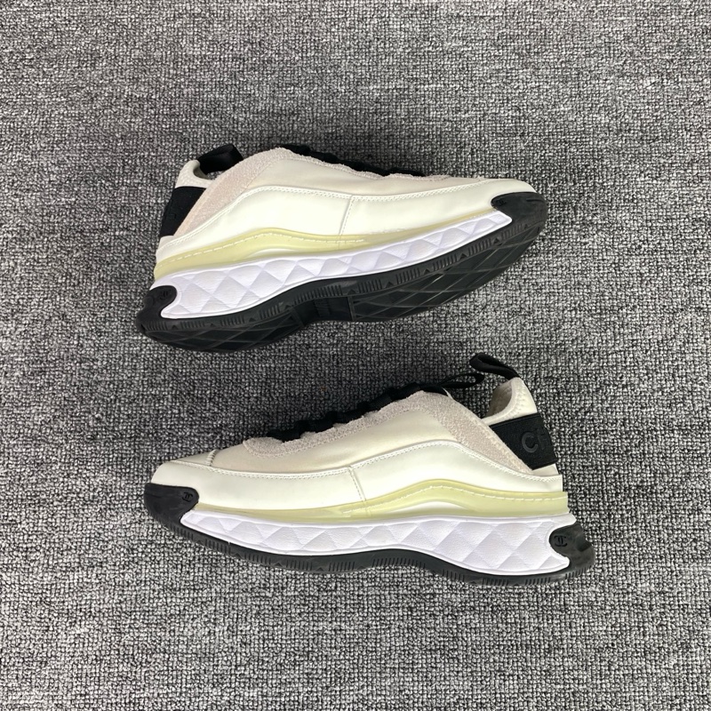 款式:98新Chanel香奈兒拼色雙C休閒鞋 尺碼36 雙C金扣精緻簡約-4