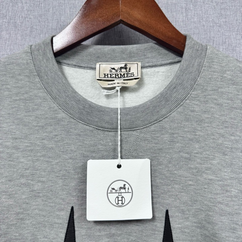 愛馬仕Hermes 馬頭男士衛衣灰 碼數 L 編碼 YI0956 描述 全新未使用 帶吊牌。-3