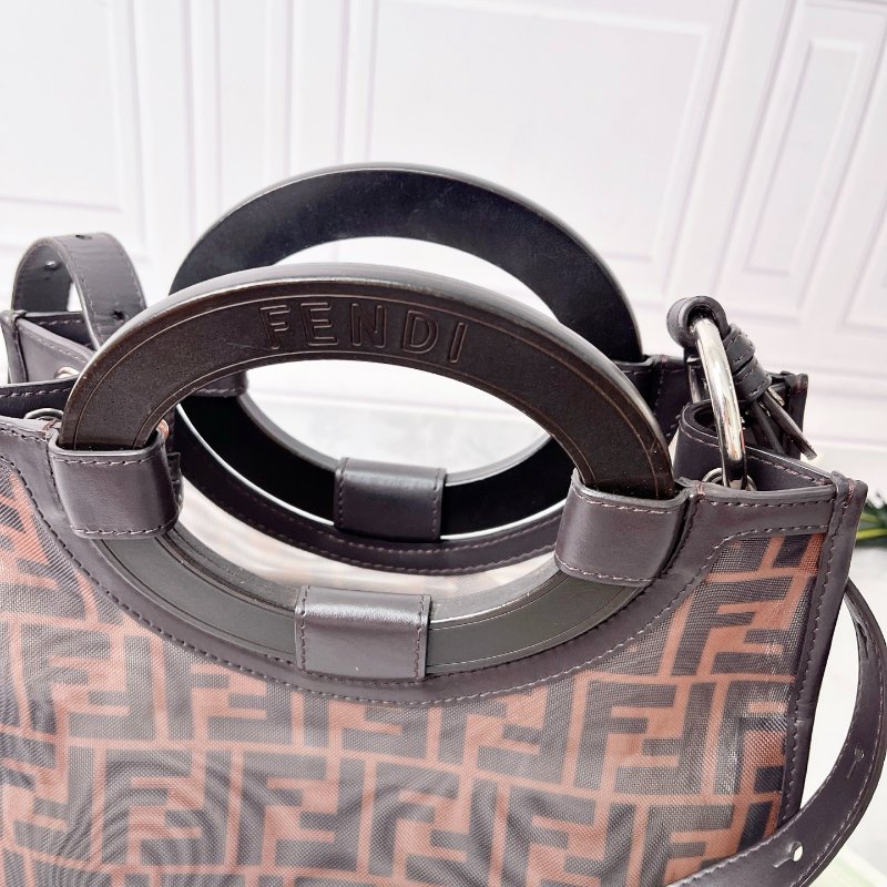 Fendi runaway老花PVC圓環 網面手提斜背包28*22*11 98新配件塵袋-5