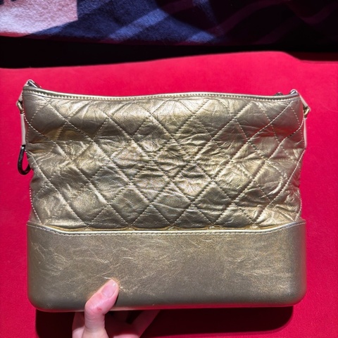 Chanel 中號流浪包