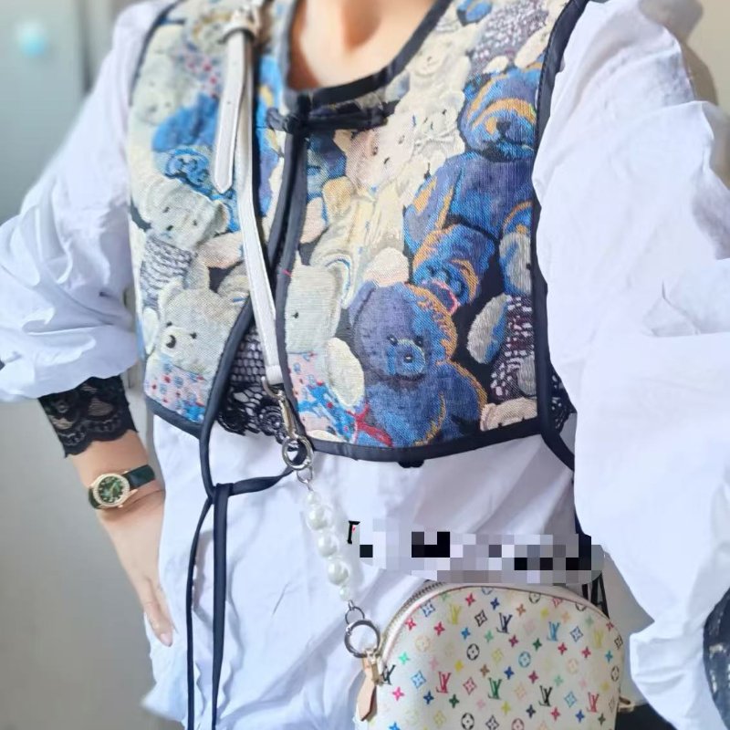 LV 白三彩小號貝殼包化妝包 17×11×6cm 99新配件塵袋-0