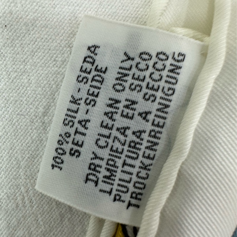 HERMES 史詩細節 絲巾有盒70*70 全新-3