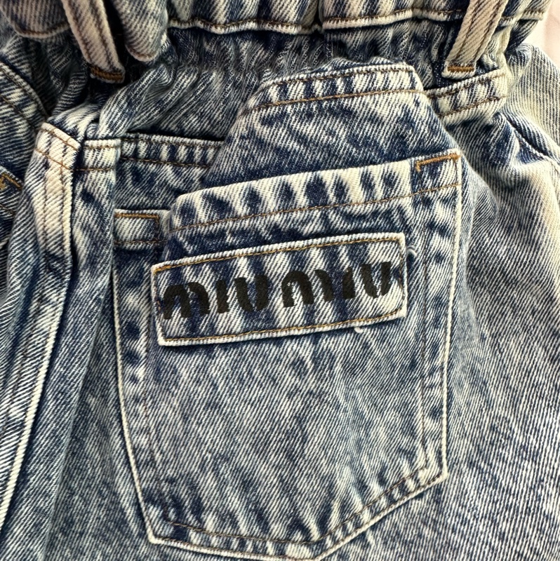 Miumiu 繆繆滿logo花苞牛仔短褲 27碼 全新-2