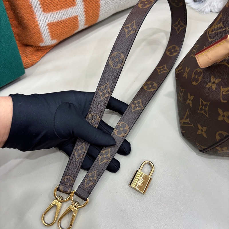 LV 老花中號蒙田，33×23，成色超級新98新-8