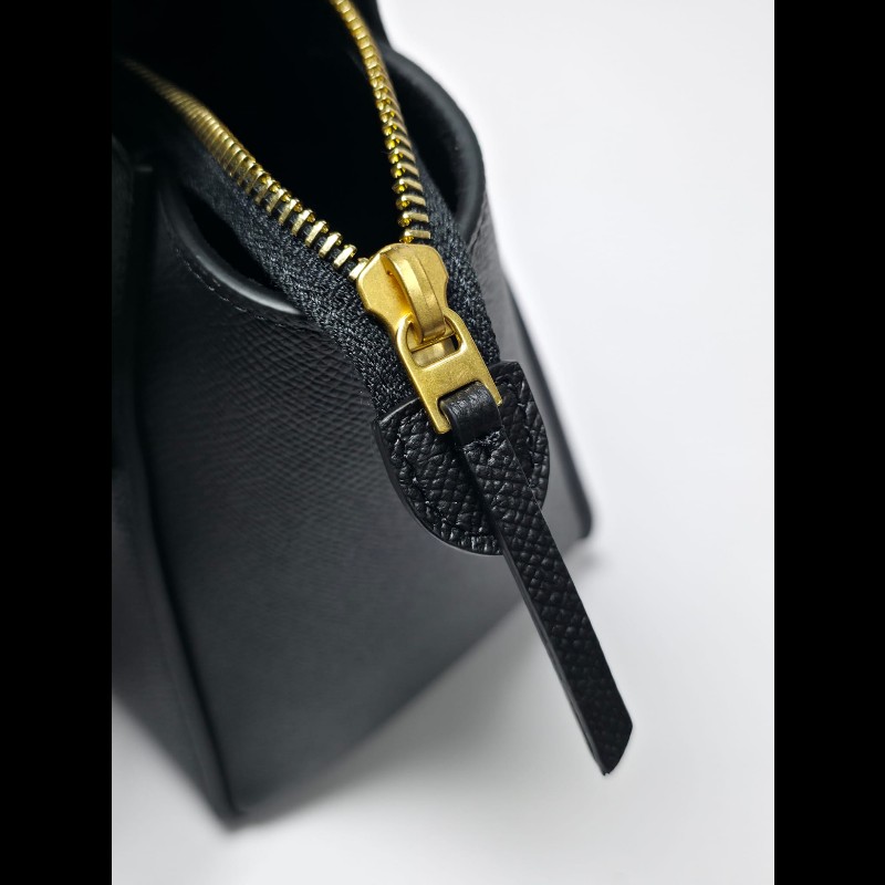 Celine 黑色Nano Belt Bag-15