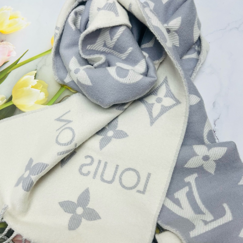 lv灰色羊毛圍巾-0