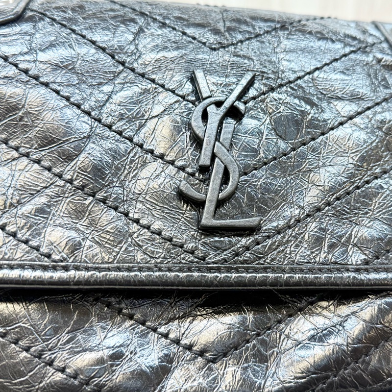 YSL黑色黑釦揉製牛皮NIKI BABY復古鏈包6331600-12