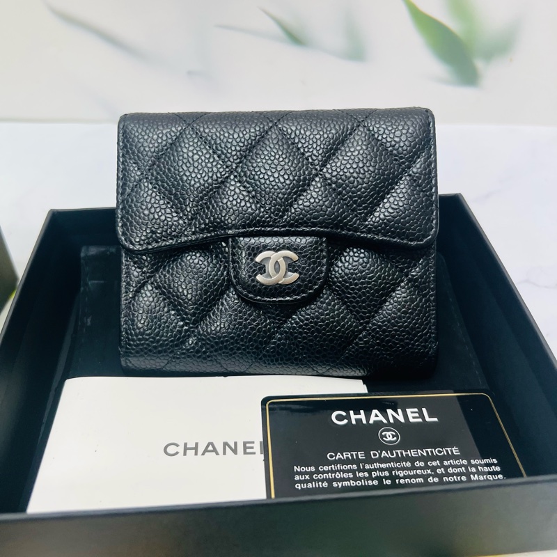 香奈兒三折荔枝牛皮短夾-0