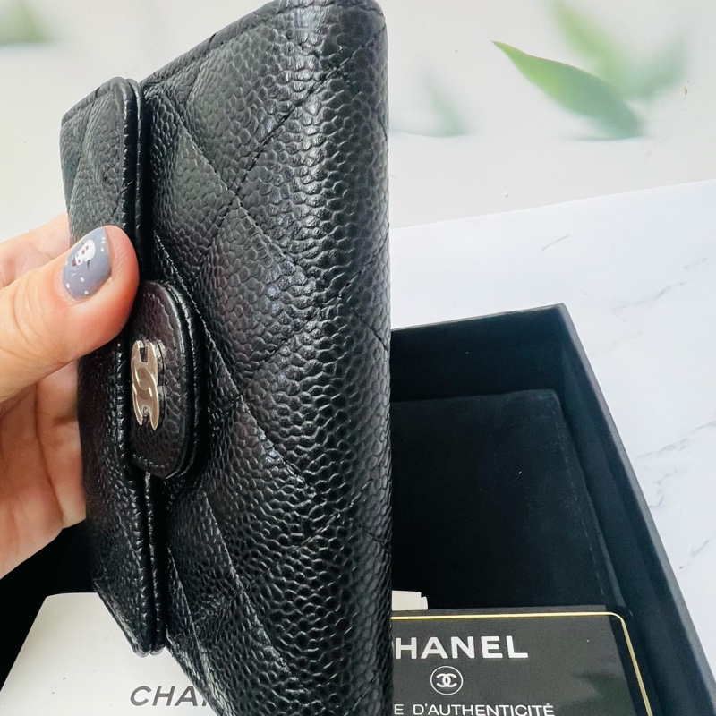 香奈兒三折荔枝牛皮短夾-7