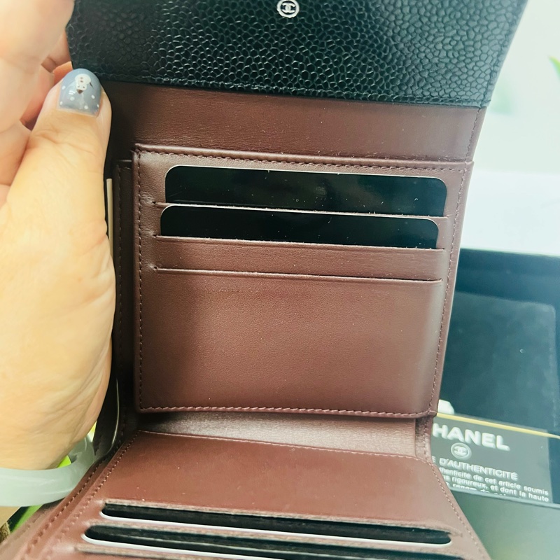 香奈兒三折荔枝牛皮短夾-8