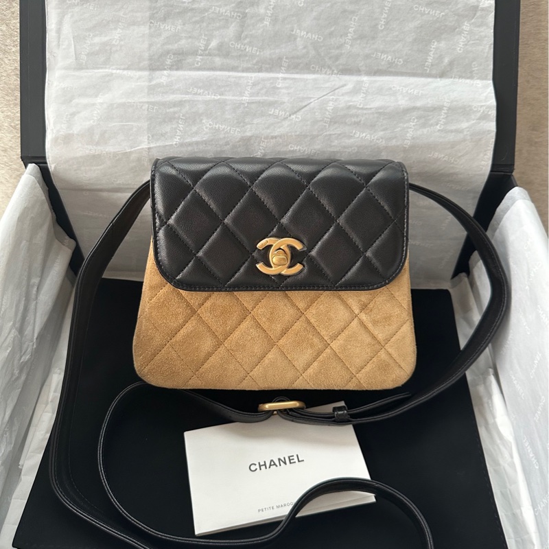 【配件：防塵袋 💕】Chanel 25A 手工坊 小方包 方塊包 金棕 拼皮 棕色 麂皮 羊皮 金扣 手提 單肩 斜挎-0