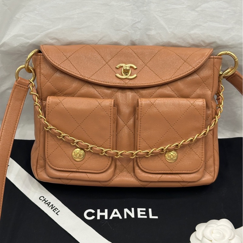 【配件：防塵袋 💕】Chanel 24p 焦糖色 腋下 嬉皮包 hobo 小號-0