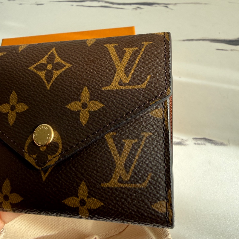 LV花紋三折短夾🥹-1