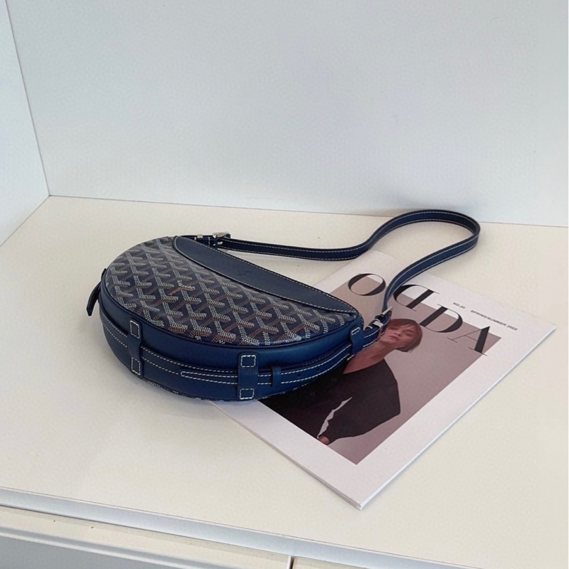 【閒置🆕】Goyard  Hirondelle 深藍色 老花半月燕子包單肩包-5