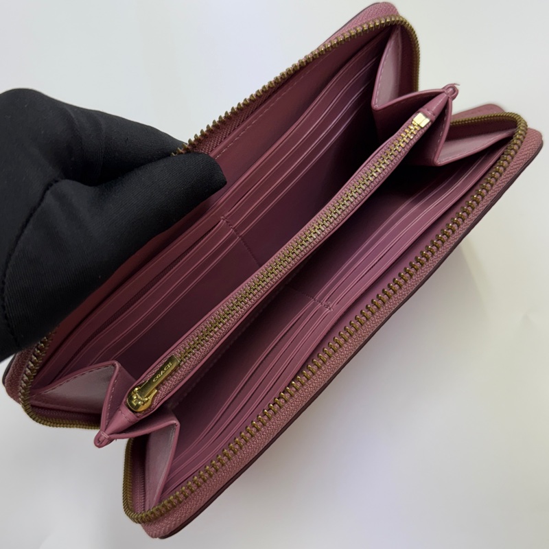 COACH拉鍊長夾-19