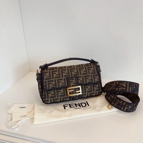 【98新🆕】Fendi Baguette老花法棍包 中號手提包