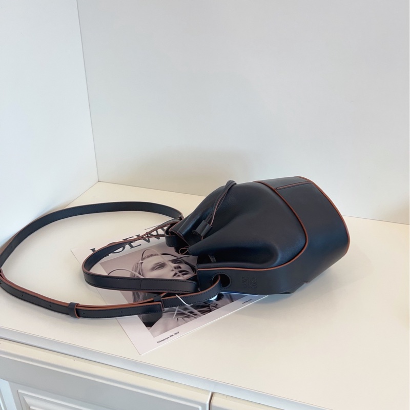 【98新🆕】Loewe  Balloon 束繩 牛皮 抽繩氣球包 無限接近黑的深墨藍 小號  手提包-3