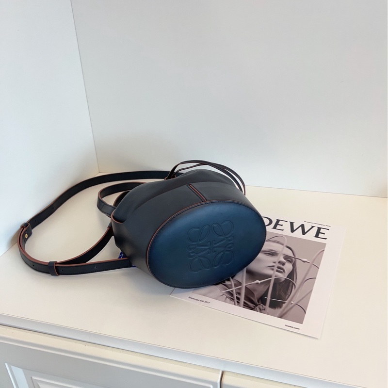 【98新🆕】Loewe  Balloon 束繩 牛皮 抽繩氣球包 無限接近黑的深墨藍 小號  手提包-4