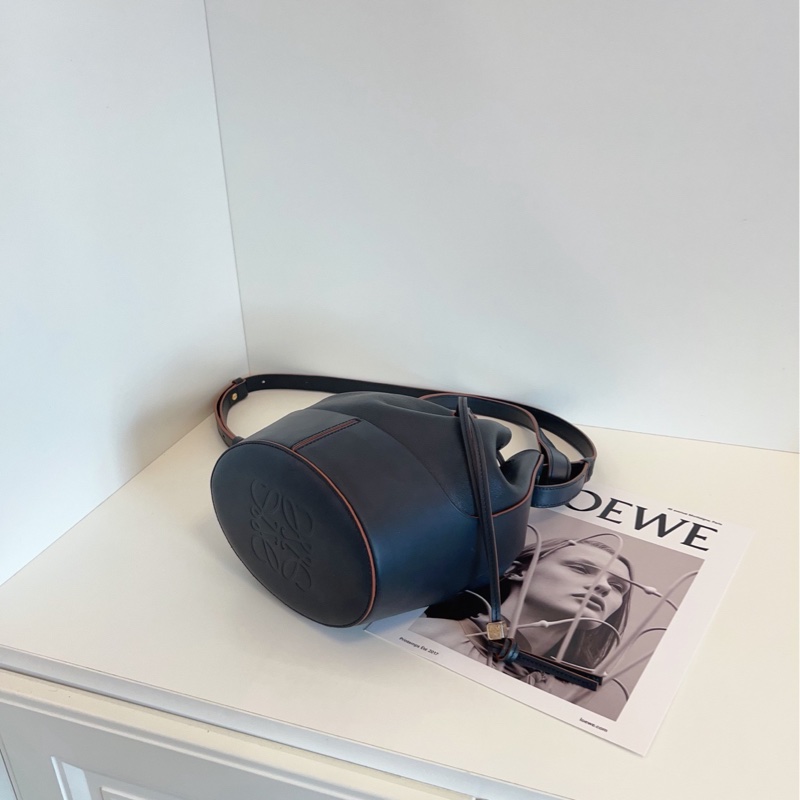 【98新🆕】Loewe  Balloon 束繩 牛皮 抽繩氣球包 無限接近黑的深墨藍 小號  手提包-5