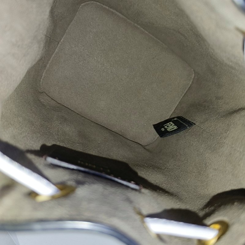 FENDI Mon Tresor迷你白色牛皮斜挎包 金色五金 2條可拆卸肩帶-6