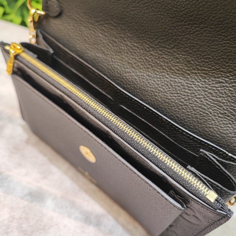 Louis Vuitton Vavin WOC-10