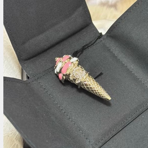 Chanel香奈兒26C春夏限定雪糕胸針-2