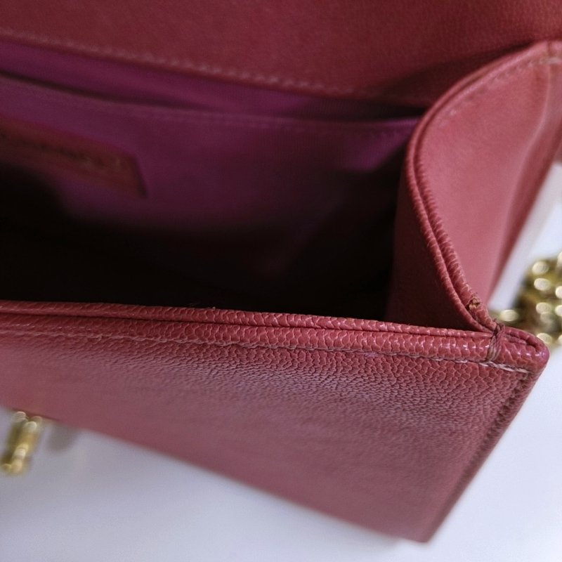 CHANEL BOY CHANEL中號粉色荔枝紋牛皮絎縫V紋斜挎包單肩包金色五金 28開 可拆卸肩帶-13