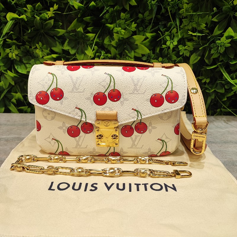 Louis Vuitton x TM Pochette Metis East West-0