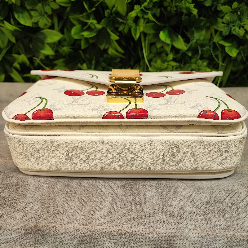 Louis Vuitton x TM Pochette Metis East West-10