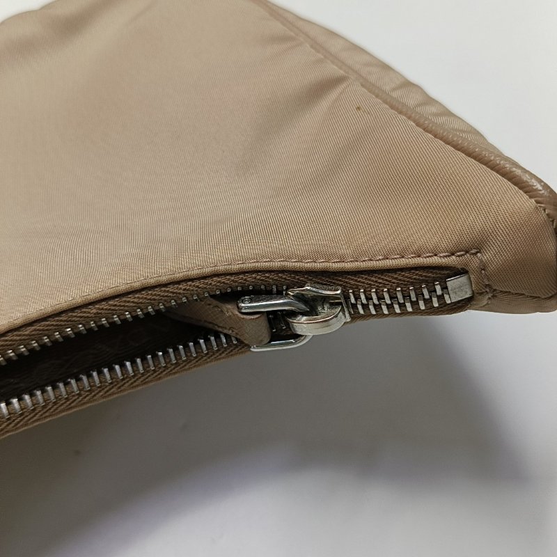 PRADA Re-Edition2005卡其色尼龍徽標單肩包斜挎包 銀色五金 子袋 2條可拆卸肩帶-13