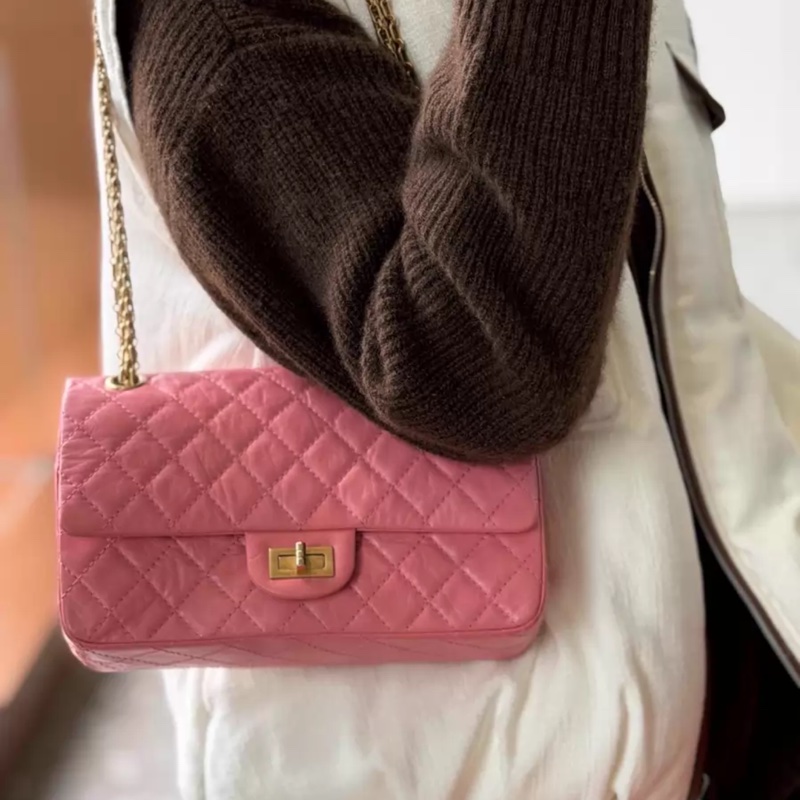 Chanel 2.55 小號24cm 櫻花粉金扣-5