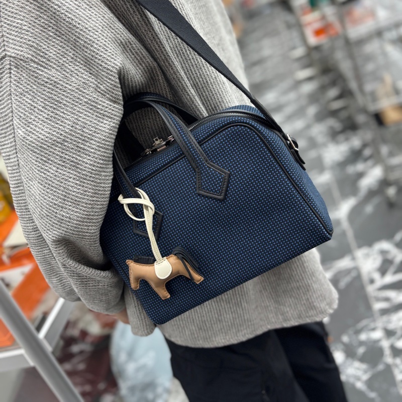 Hermes 靛藍格紋帆布拼皮 維多利亞25 W刻(鎖具丟失,商品不包括小馬僅供展示）-1