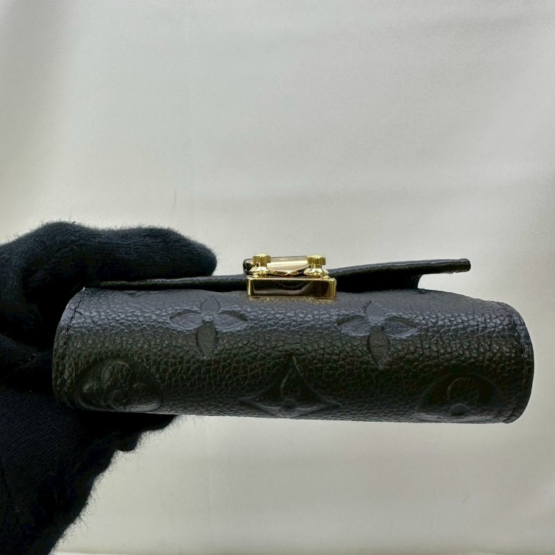 LV Metis壓花牛皮三折短夾-7