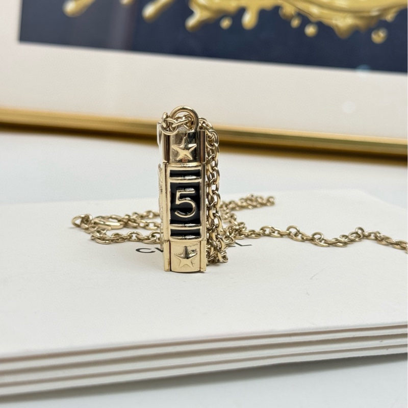 【99❤️全套】Chanel  22早春款度假系列 獅子座魔法書項鍊-4