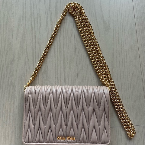 Miu Miu Matelasse wallet on chain 皺摺紋斜背包